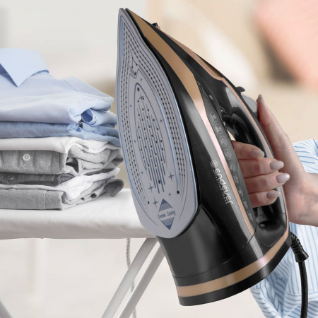 Утюг Endever Delta-226 черный/бежевый