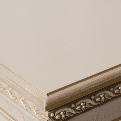 Электрокамин RealFlame Patricia WT белый дуб с золотой патиной с очагом Majestic Lux Black