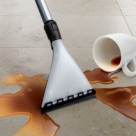 Пылесос Bosch BWD421PRO белый/черный